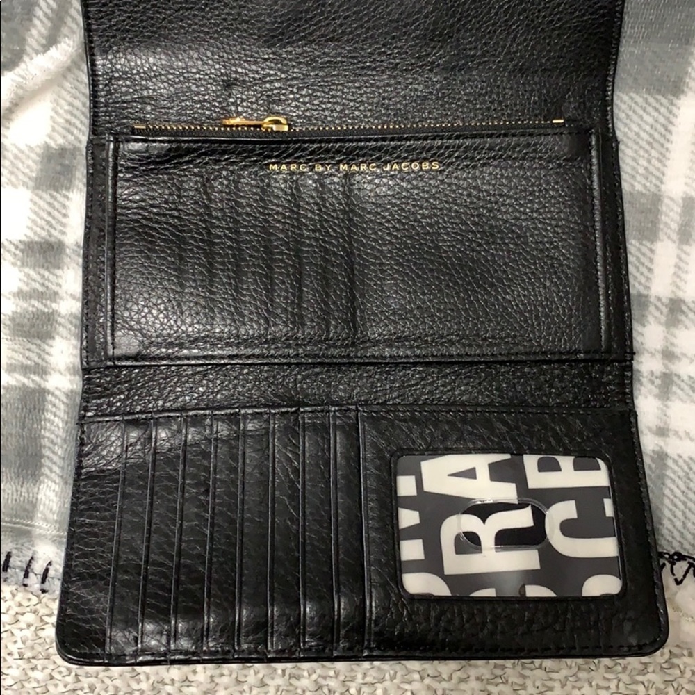 Marc Jacobs Wallet - Picture 2 of 2